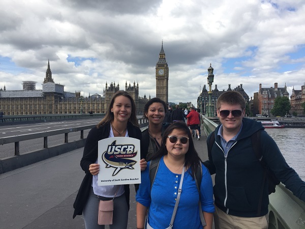 Study Abroad - Students Pictured with Big Ben