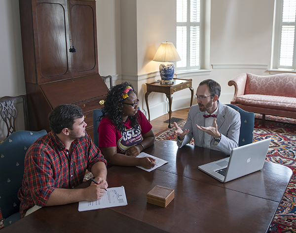 Honors history students and professor Morris