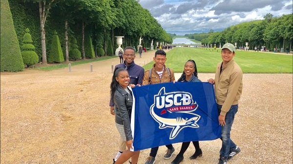 Students at Gardens of Versailles 