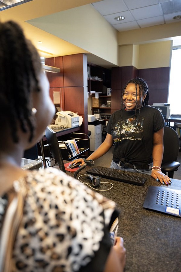 Financial Aid Desk