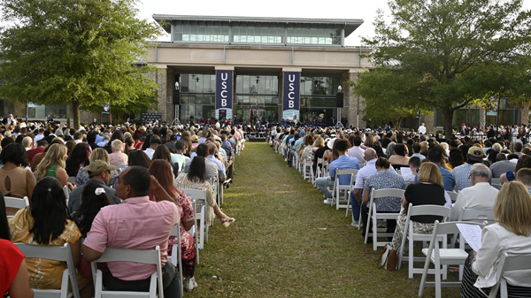 Outdoor commencement audience