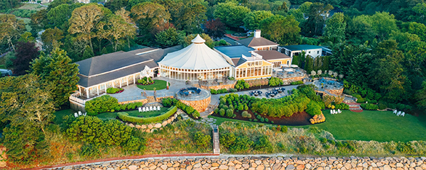 Aerial view of a fancy hotel and resort